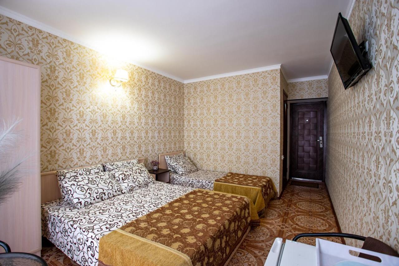 Олимп Hotel Zaliznyy Port Bagian luar foto